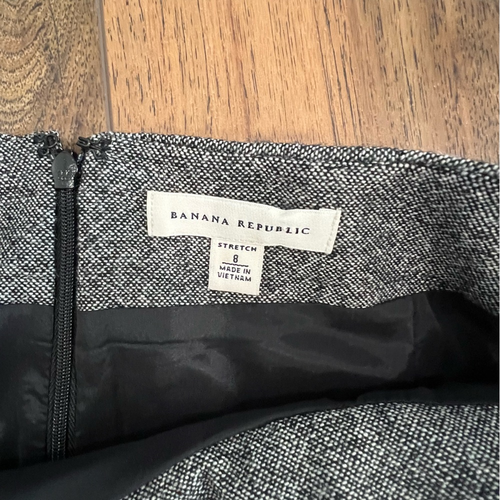 Banana Republic Charcoal Pencil Skirt With Bow Detail Size 8 - Picture 4 of 6